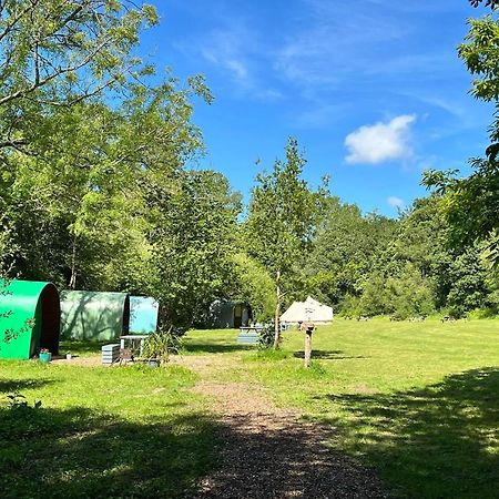 Battle Pods And Bells Glamping Hotel Luaran gambar