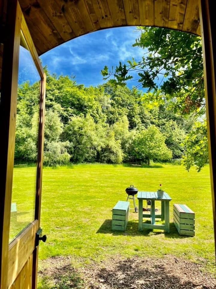 Battle Pods And Bells Glamping Hotel Luaran gambar